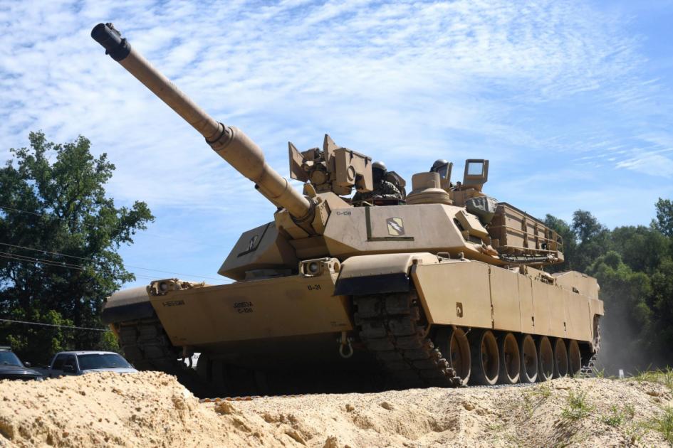 Die Ankunft amerikanischer Abrams-Panzer in Deutschland, bereit zur Ausbildung ukrainischer Besatzungen